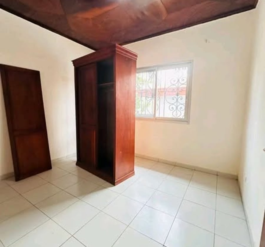Chambre moderne à louer - Odza