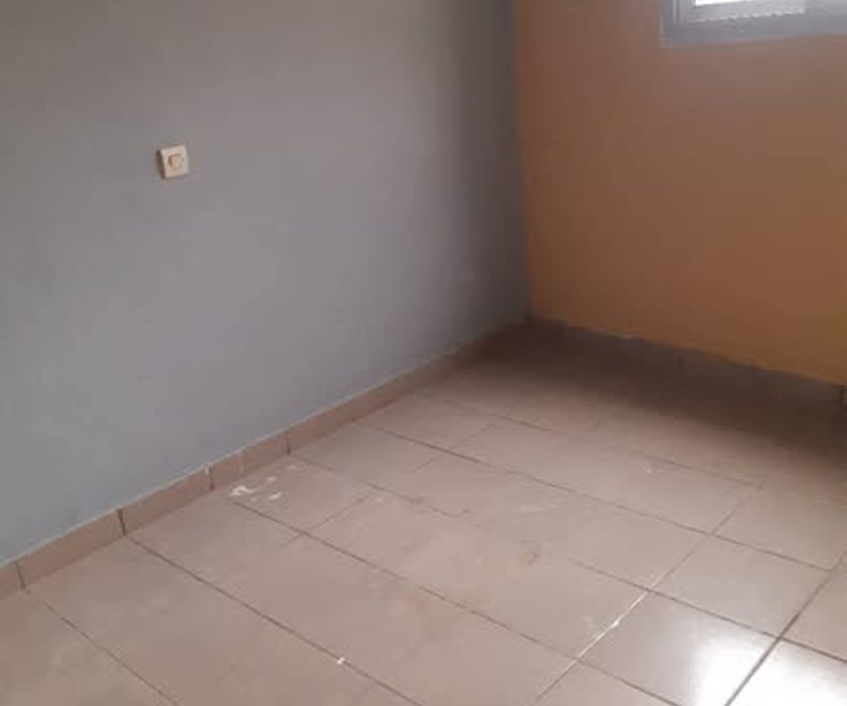 Appartement moderne à louer - route Nyalla château