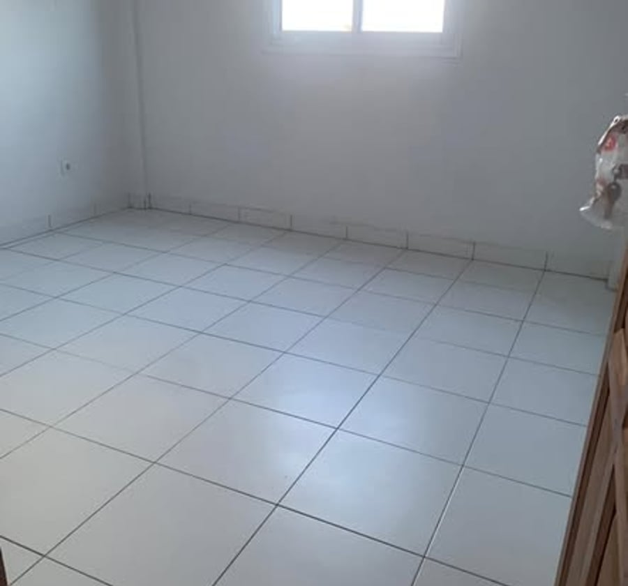 Studio moderne neuf à Yatchika, Yassa - Douala