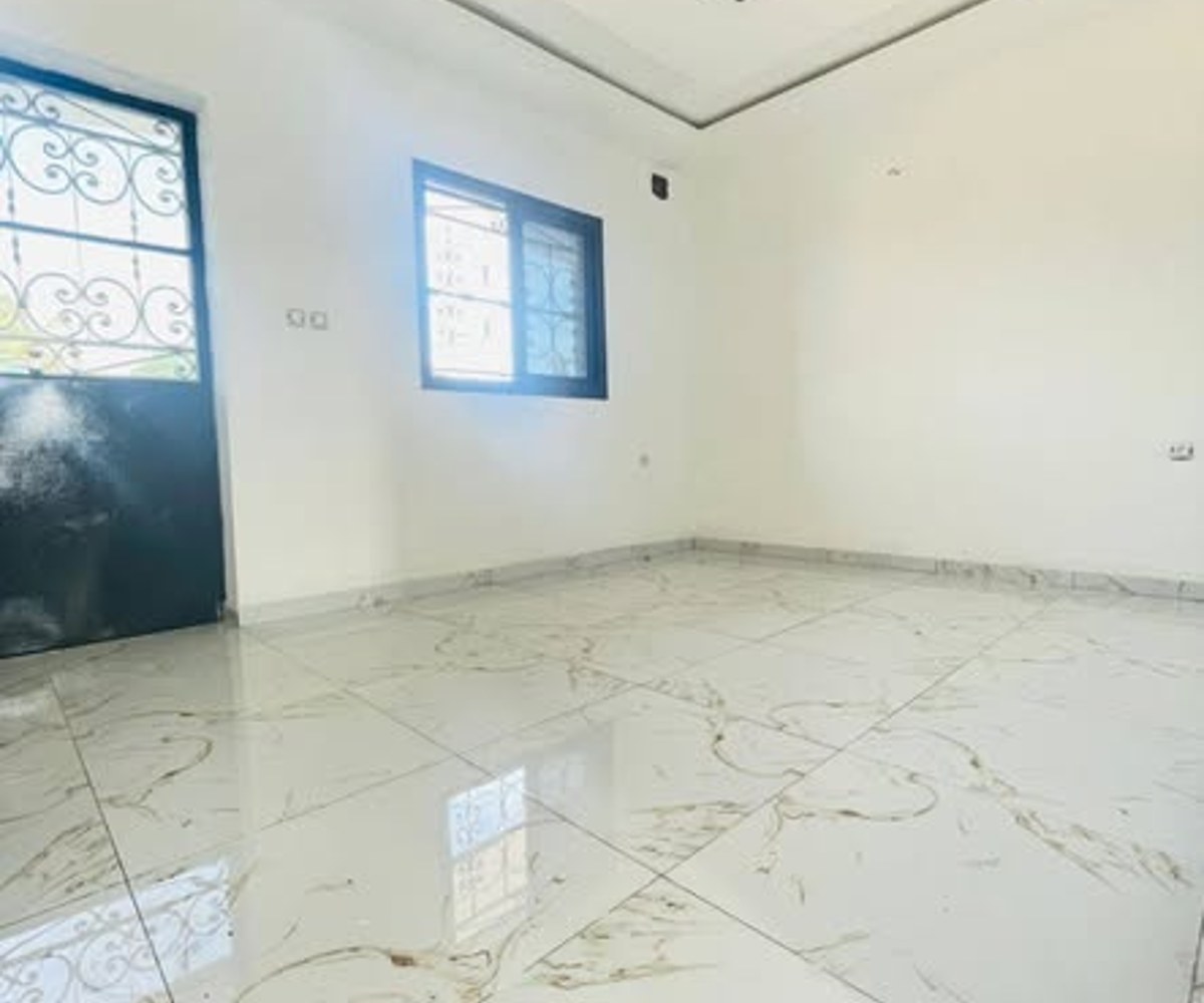 Studio neuf à louer à PK15
