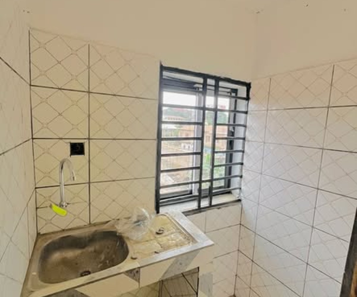 Studio moderne à Biyem-Assi, Yaoundé