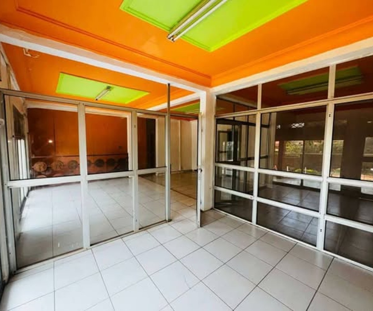 Local commercial à louer - Ekounou