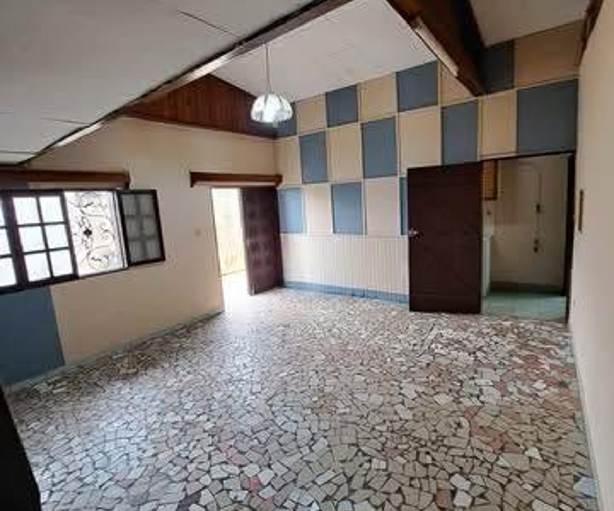 Studio moderne à Odza