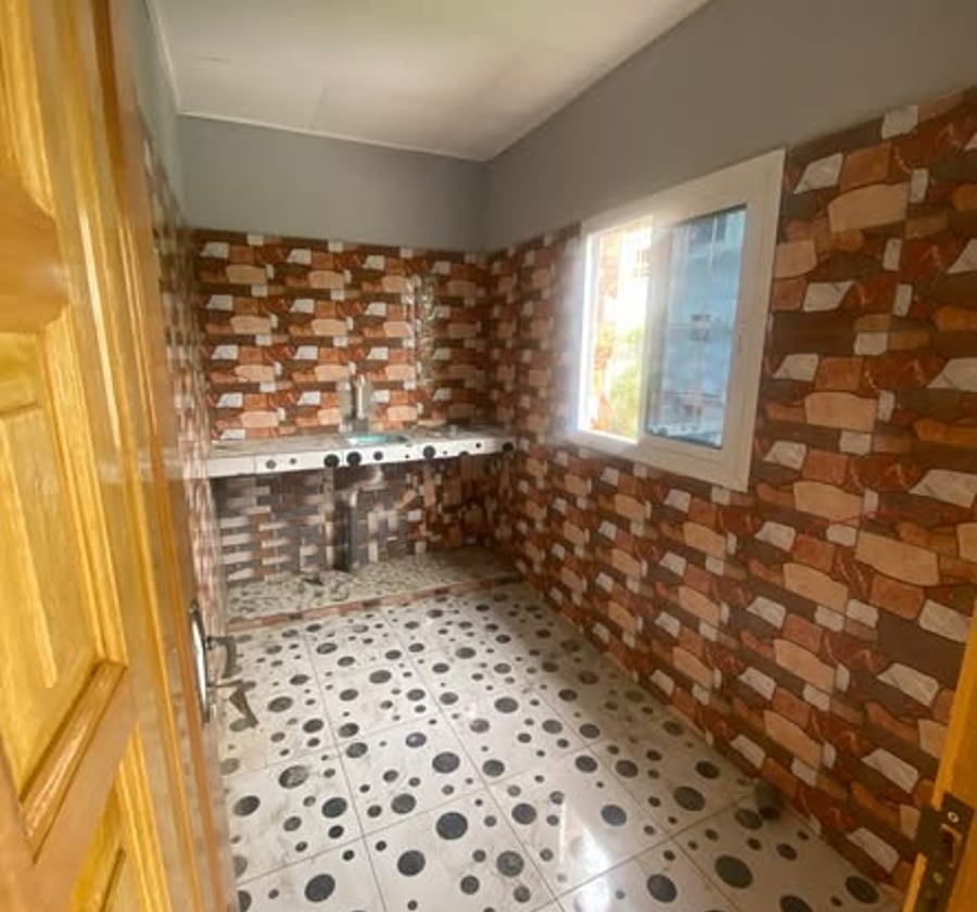 Studio moderne à louer à PK 14