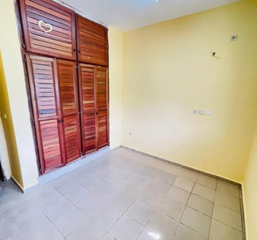 Studio moderne à louer à Nsimeyong