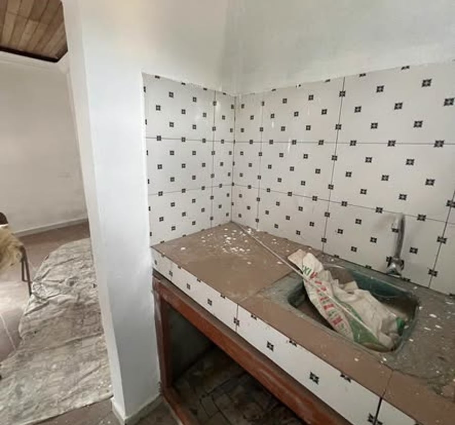Série de 3 chambres modernes staffées à Nsam, Yaoundé
