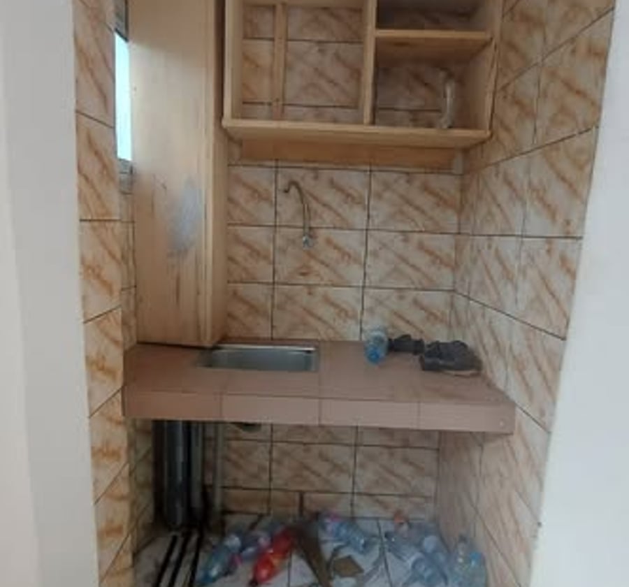 Studio moderne staffé à Dakar, Douala