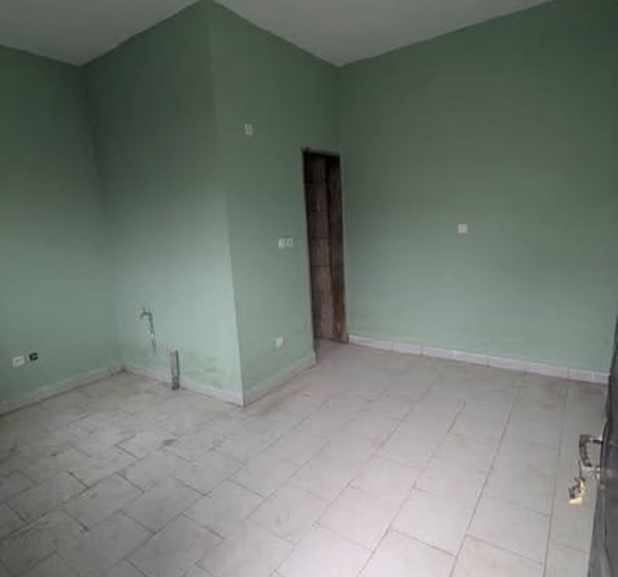 Chambre moderne à Odza Petit Marché