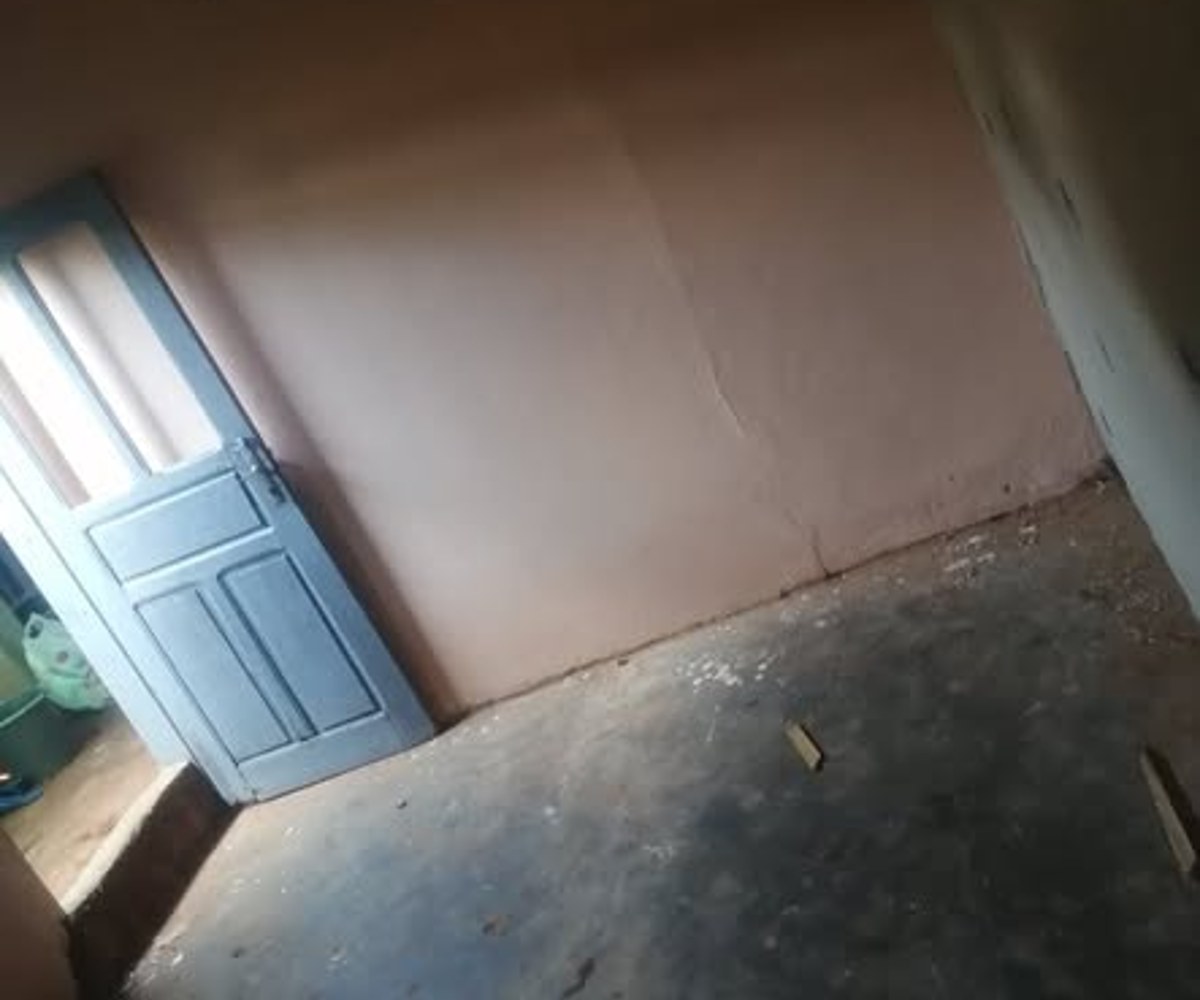 Chambre simple à louer - Nkomo, Yaoundé