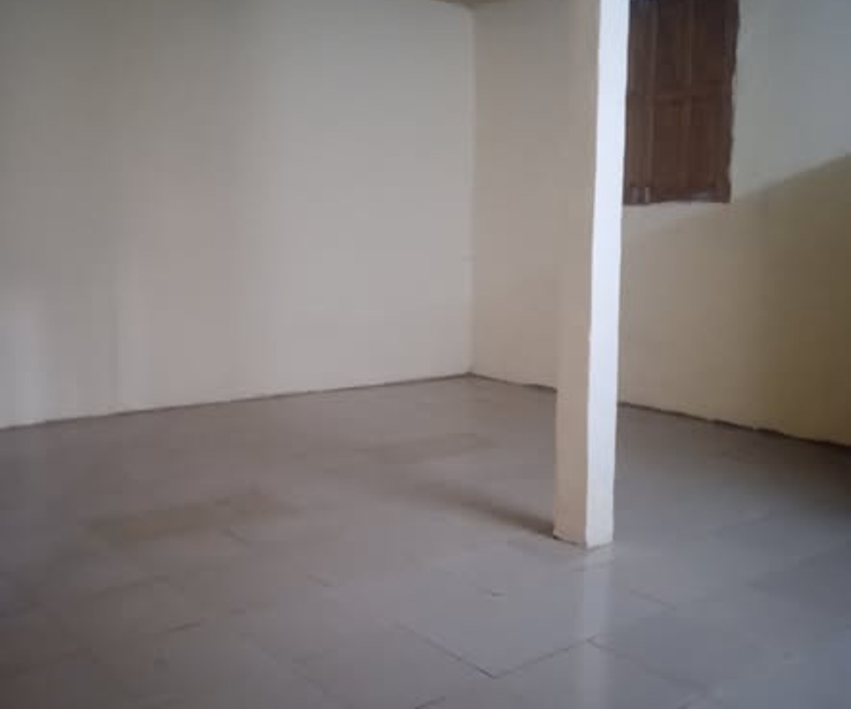 Vaste chambre moderne à louer à Ngousso