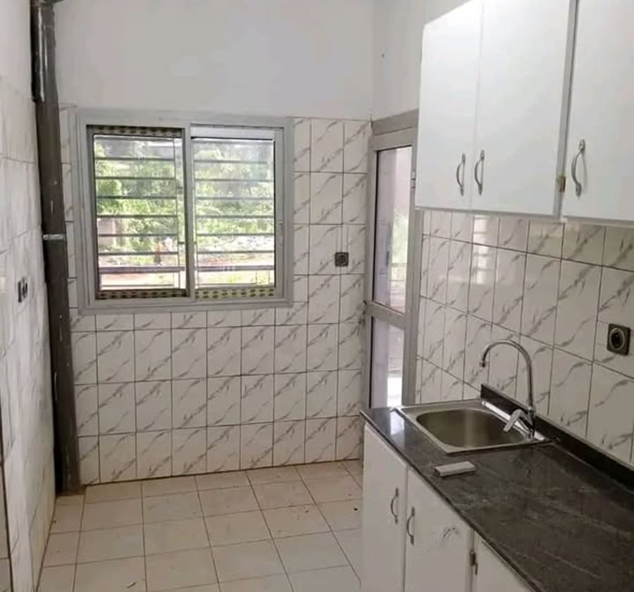 Chambre moderne à louer à Mobile Kondengui
