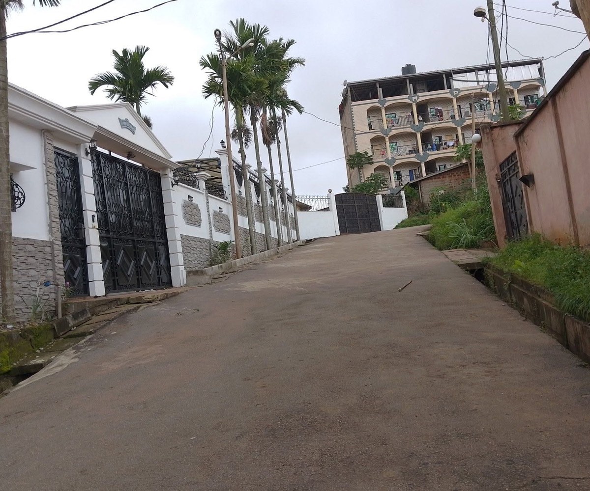 Terrain à vendre à Yaoundé Ahala