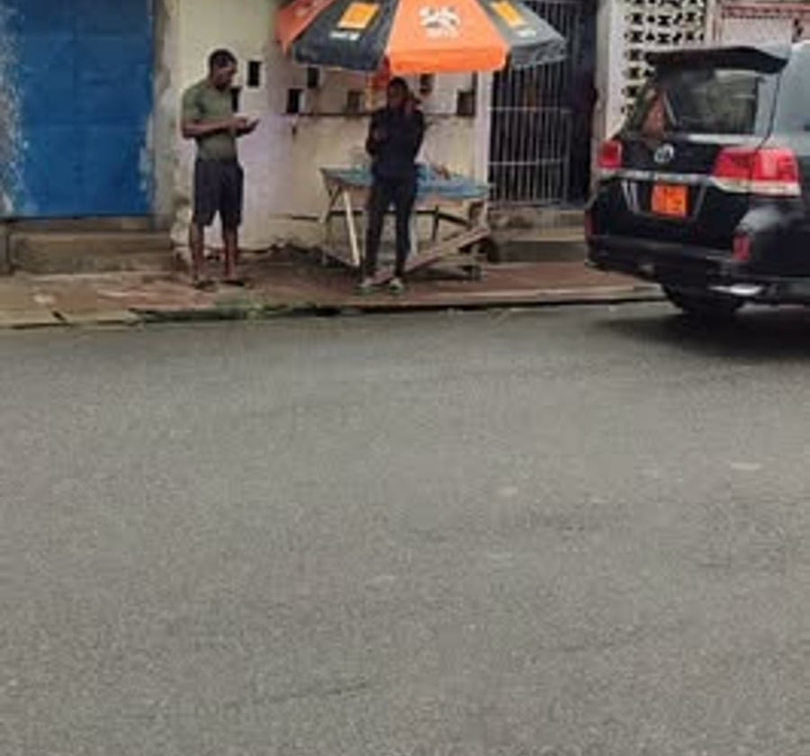 Terrain commercial à Deido