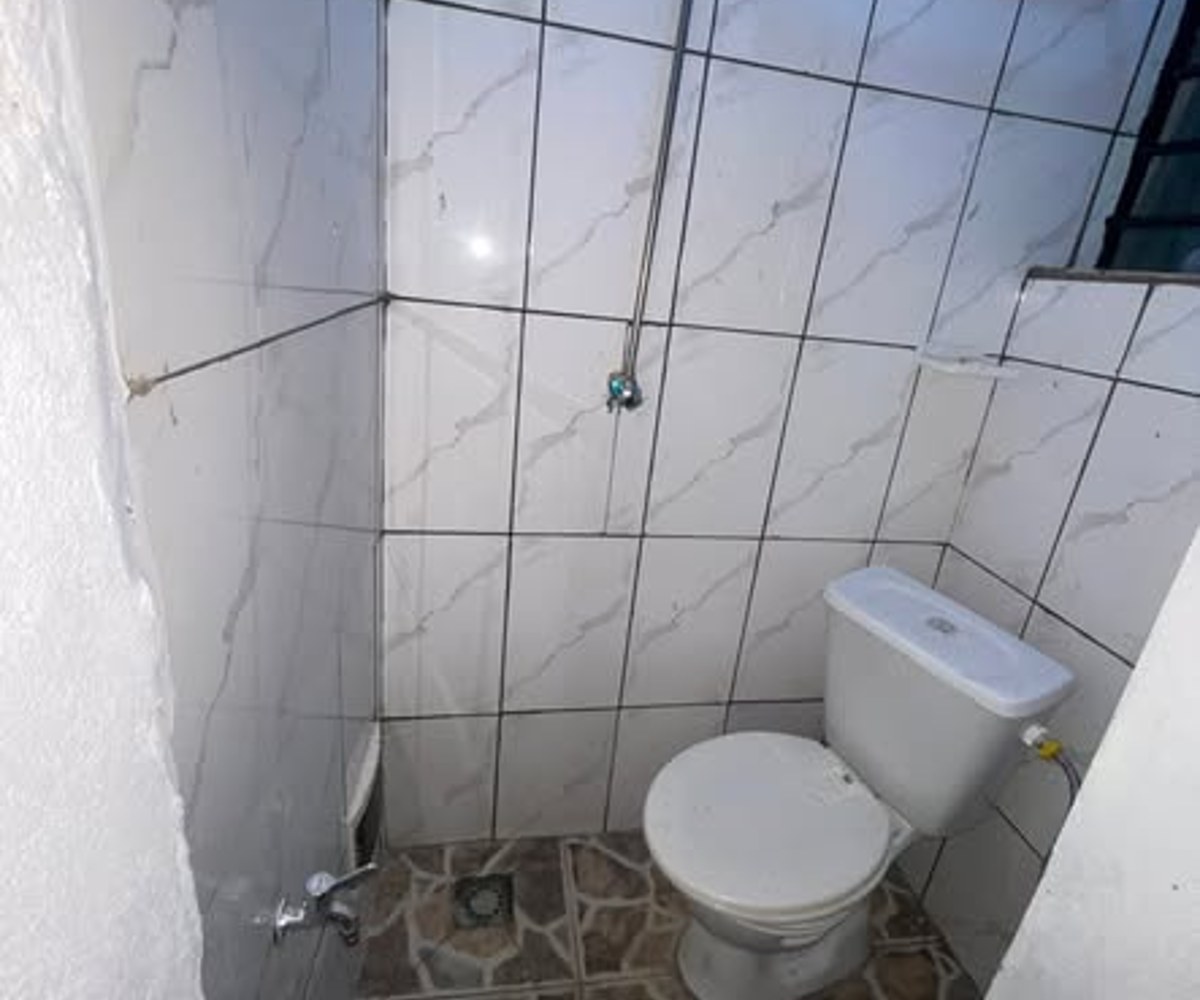 Vaste chambre moderne à Logpom, Douala