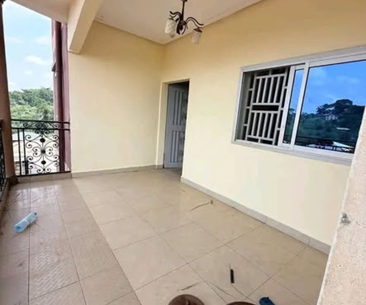 Vaste appartement VIP à louer à Nkolfoulou
