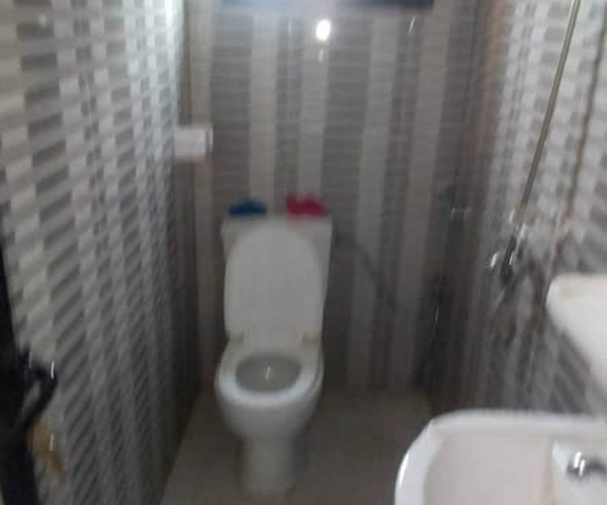 Appartement à louer à Logbessou - 2 chambres, 1 douche, forage, compteur prépayé