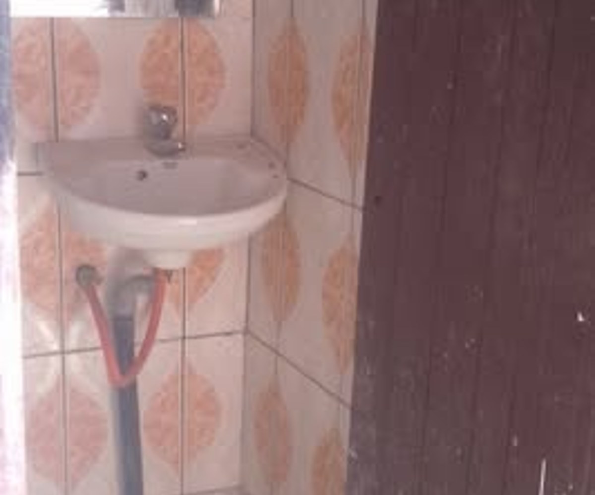Chambre moderne 3 pièces à Nyalla