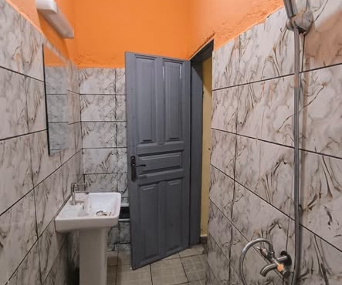 Studio moderne à Ndogbong carrefour conquête