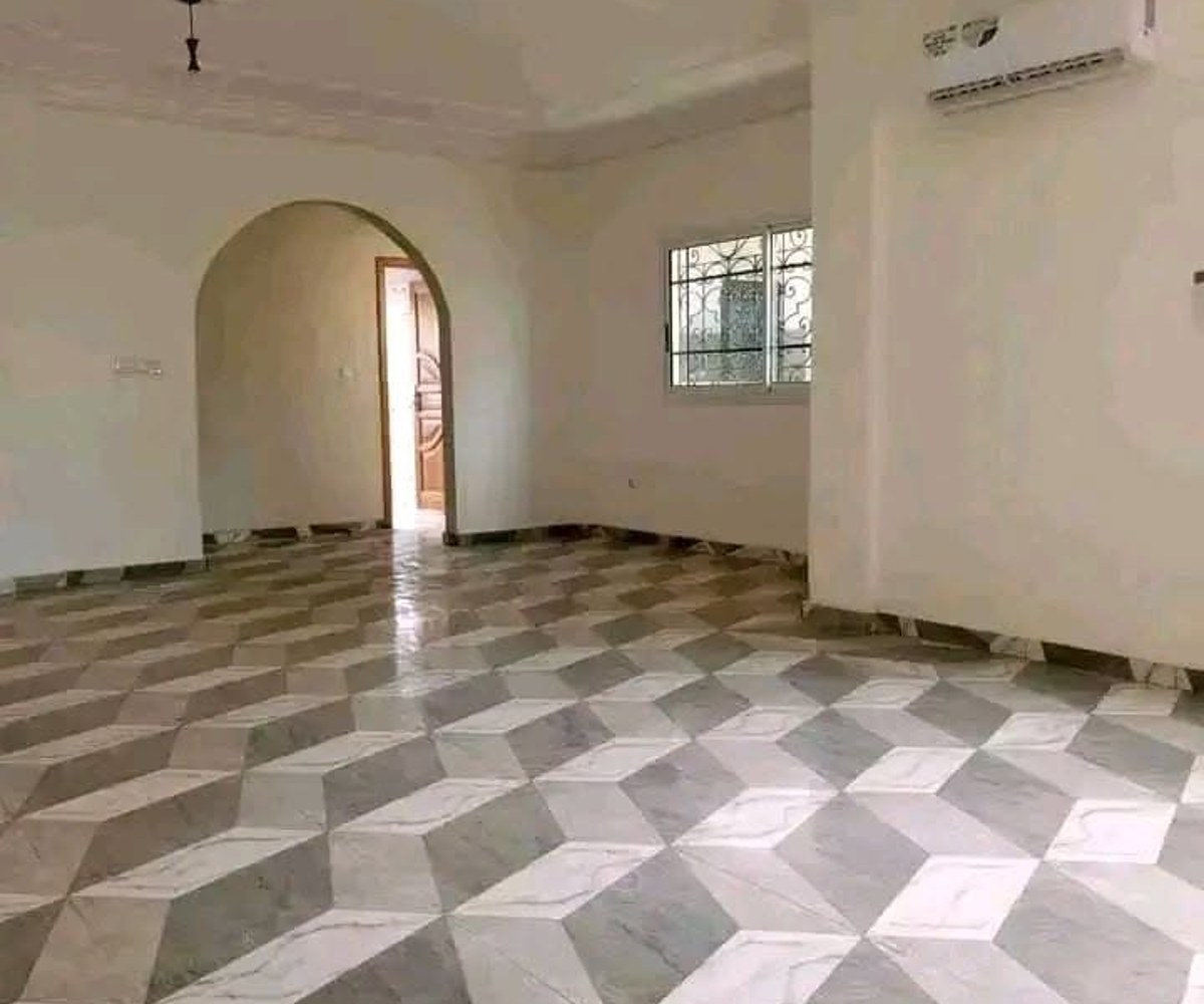 Appartement 3 chambres à louer à Omnisport, Yaoundé