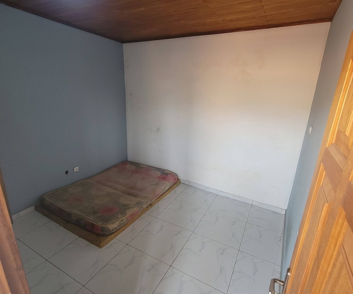 Chambre à louer près du petit marché – Fourgerol