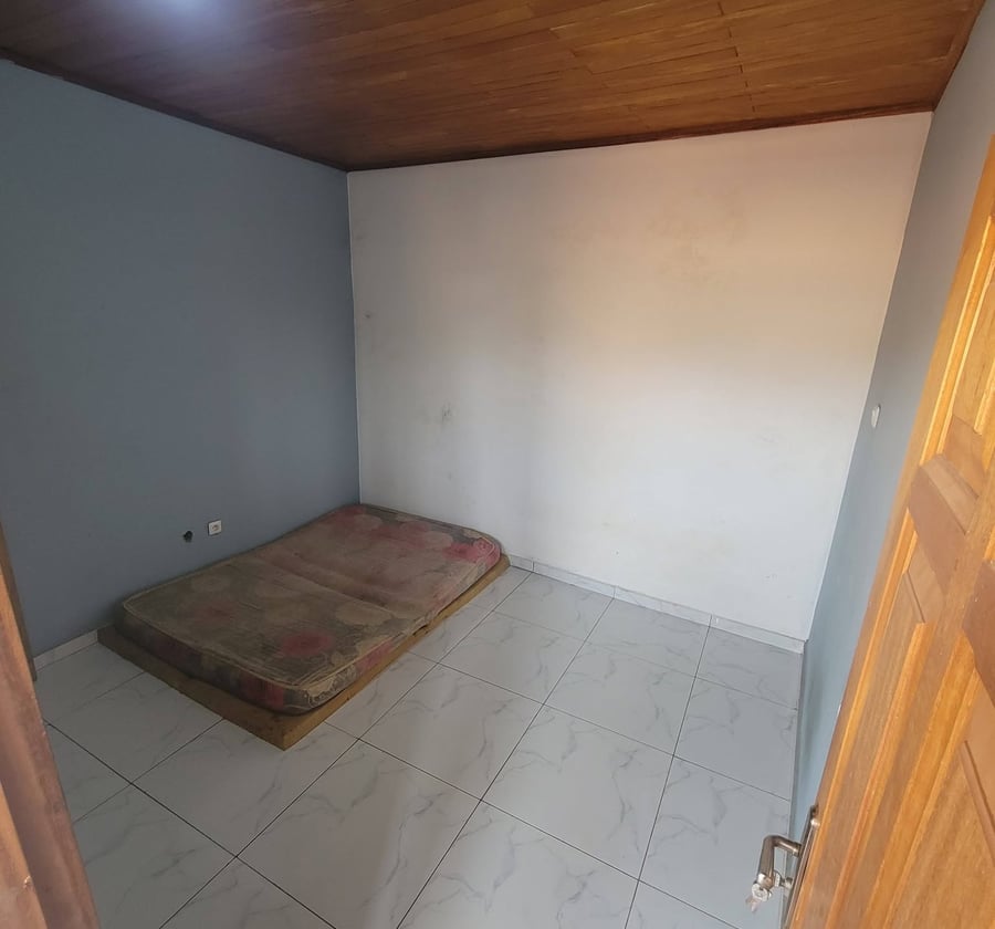 Chambre à louer près du petit marché – Fourgerol