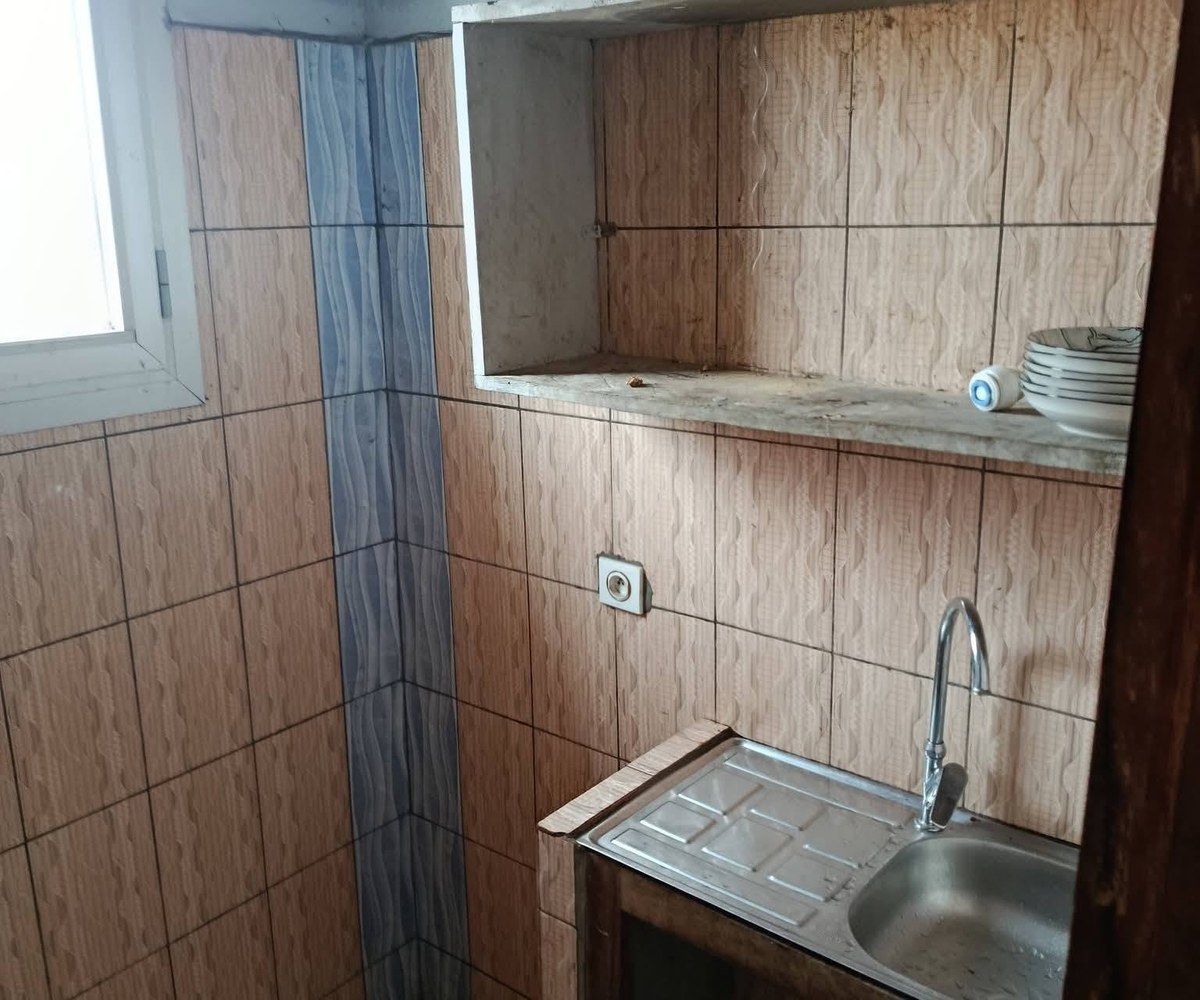 Chambre moderne à louer à Messassi