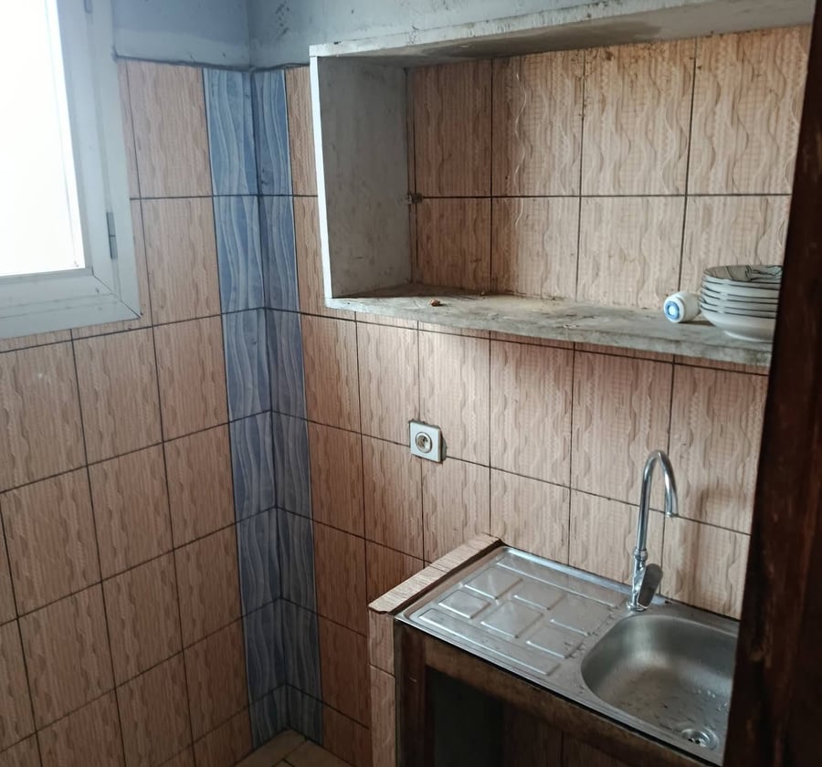 Chambre moderne à louer à Messassi