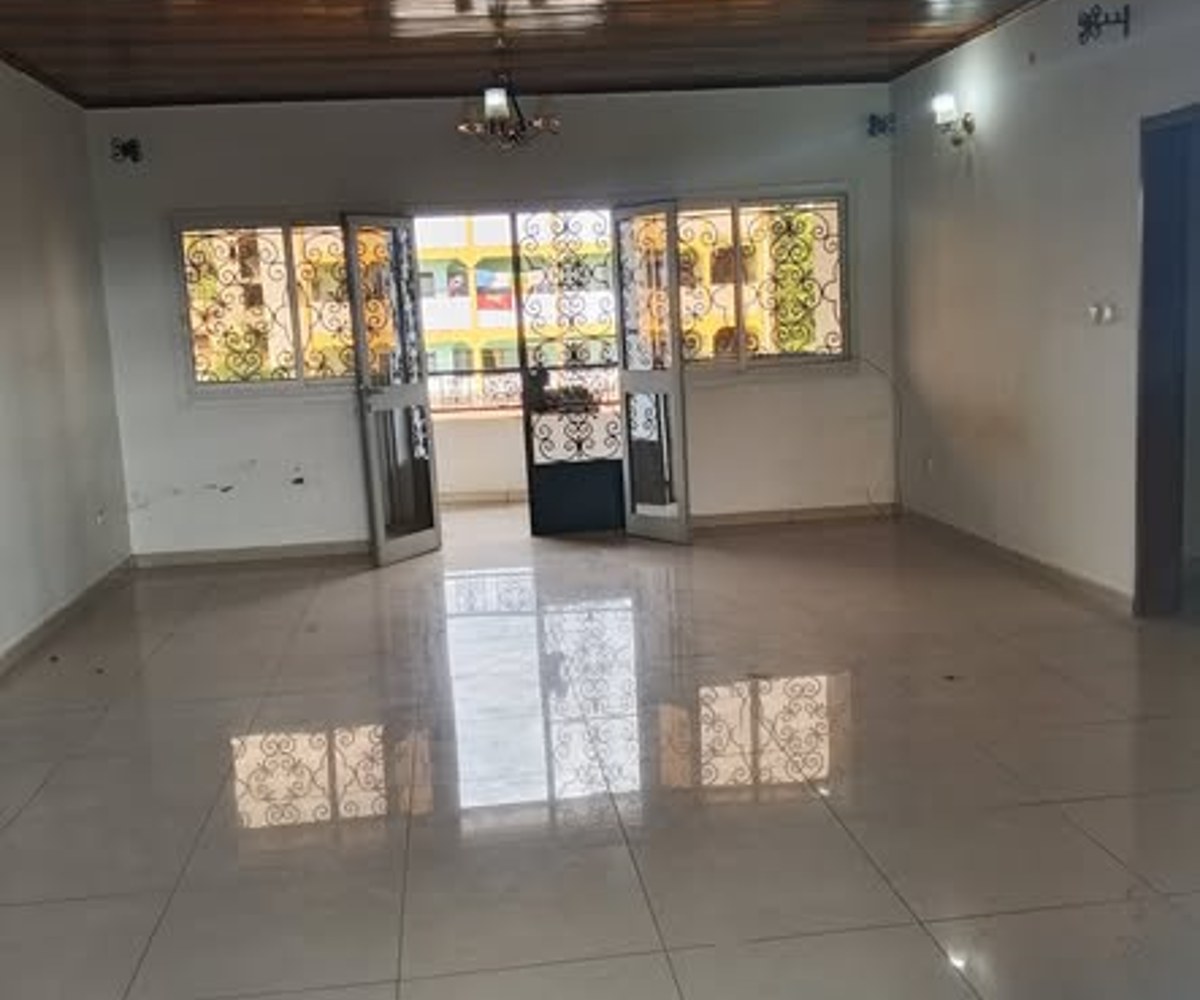 Appartement moderne à louer - Carrefour Simbock, Yaoundé