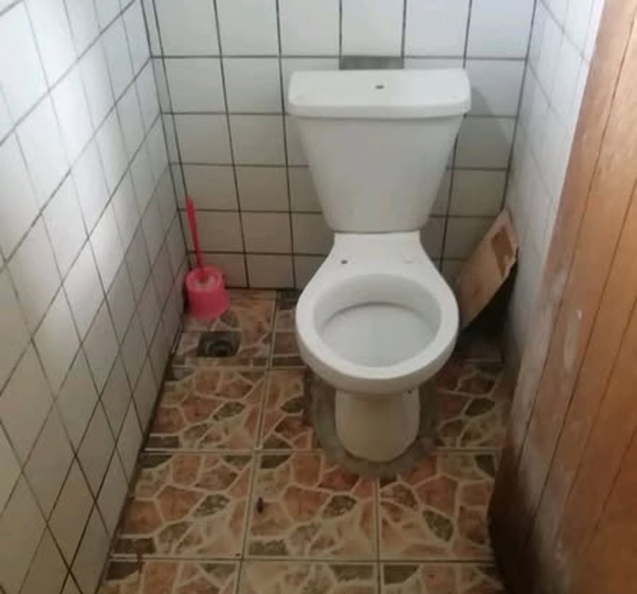 Vastes chambres modernes à louer à Obobogo