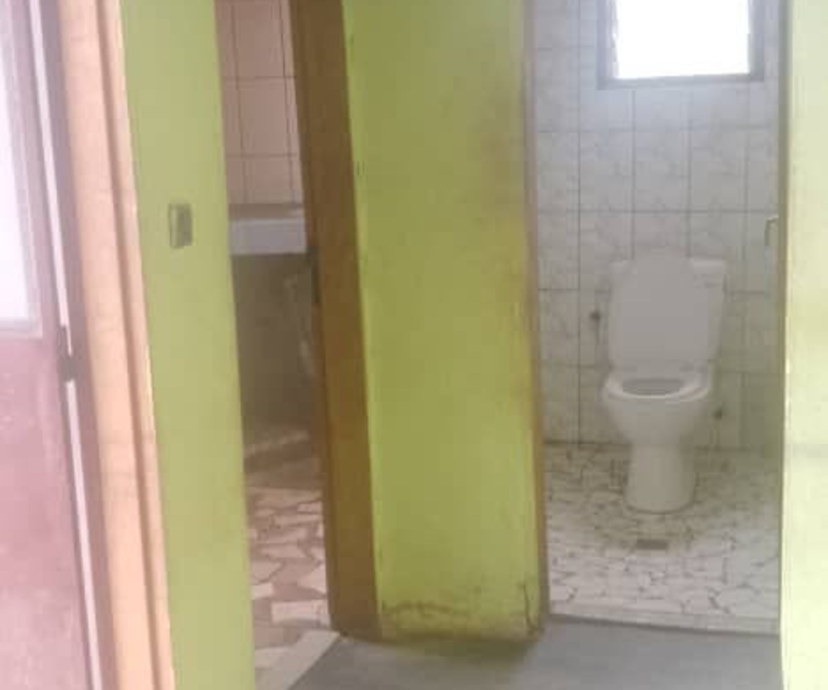 Chambre moderne à louer à Nkoabang