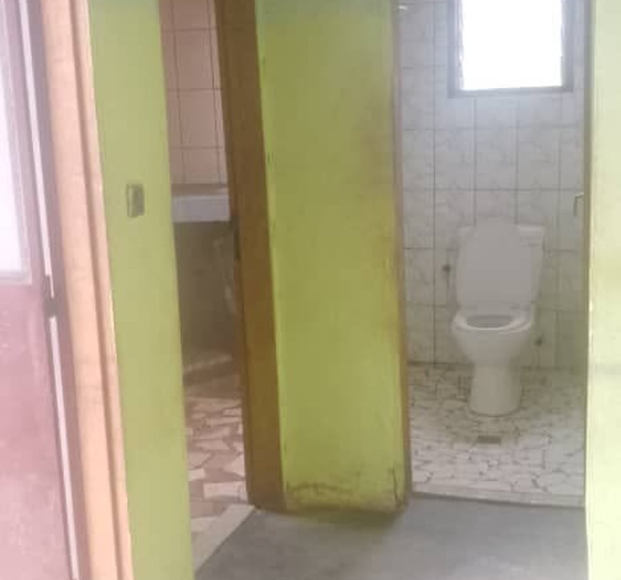 Chambre moderne à louer à Nkoabang