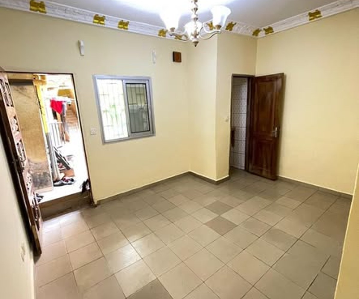 Studio moderne à louer – Etoug-Ebe, Yaoundé