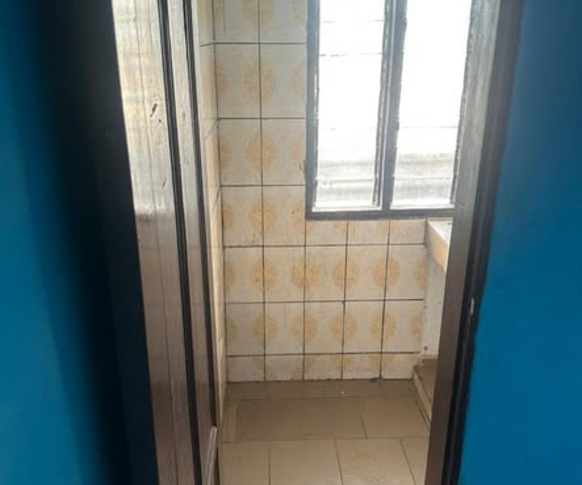 Studio moderne à louer à Obobogo