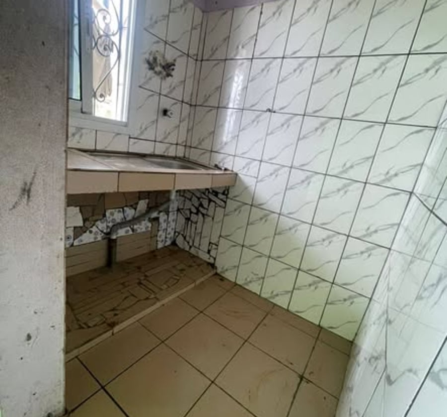 Studio moderne à louer à Logbessou