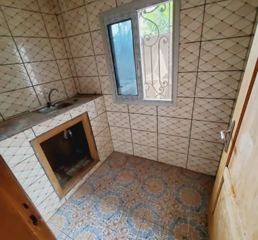 Studio moderne à louer – Mvan Santa Lucia