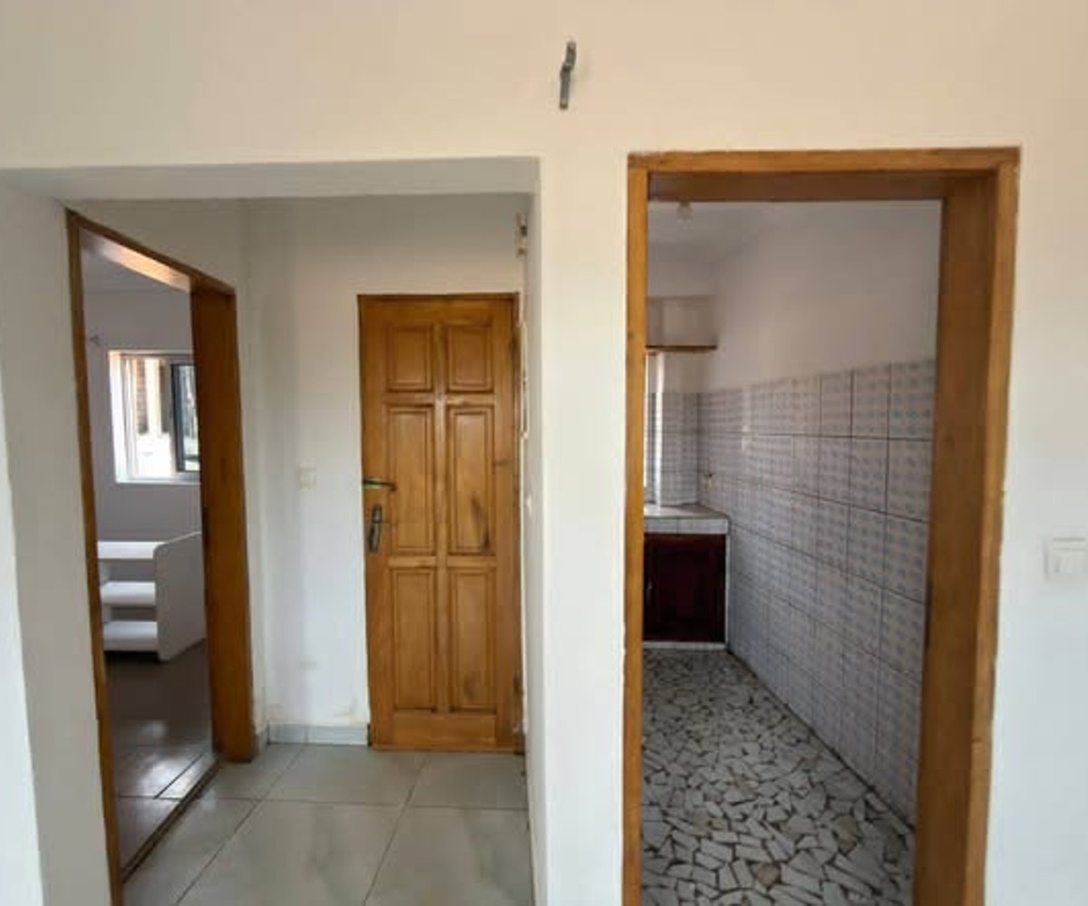Studio à Emana - 40 000 FCFA/mois