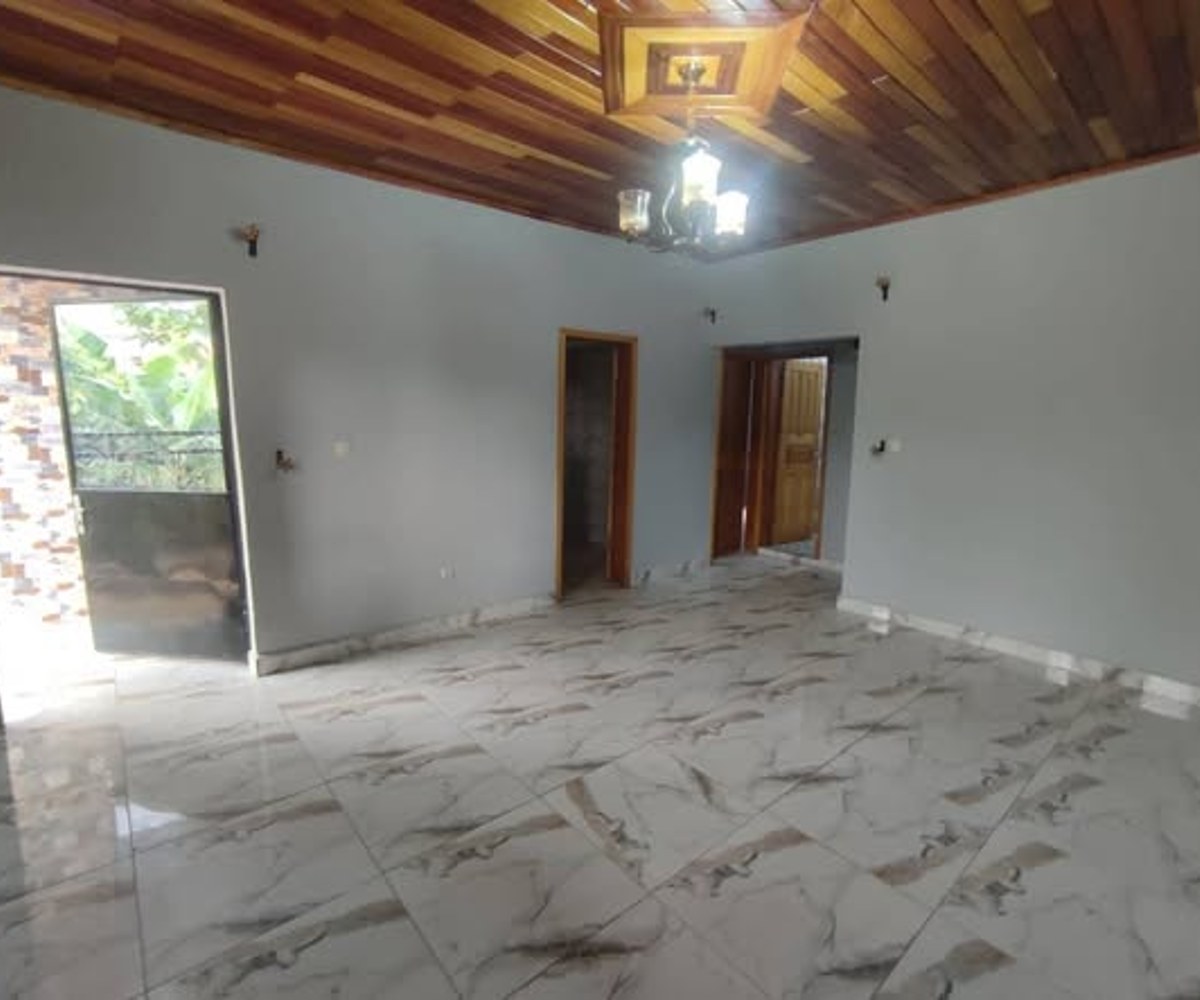 Appartement à louer à Efoulan