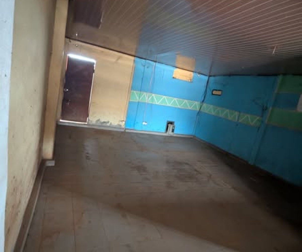 Emplacement commercial à louer à Éleveur