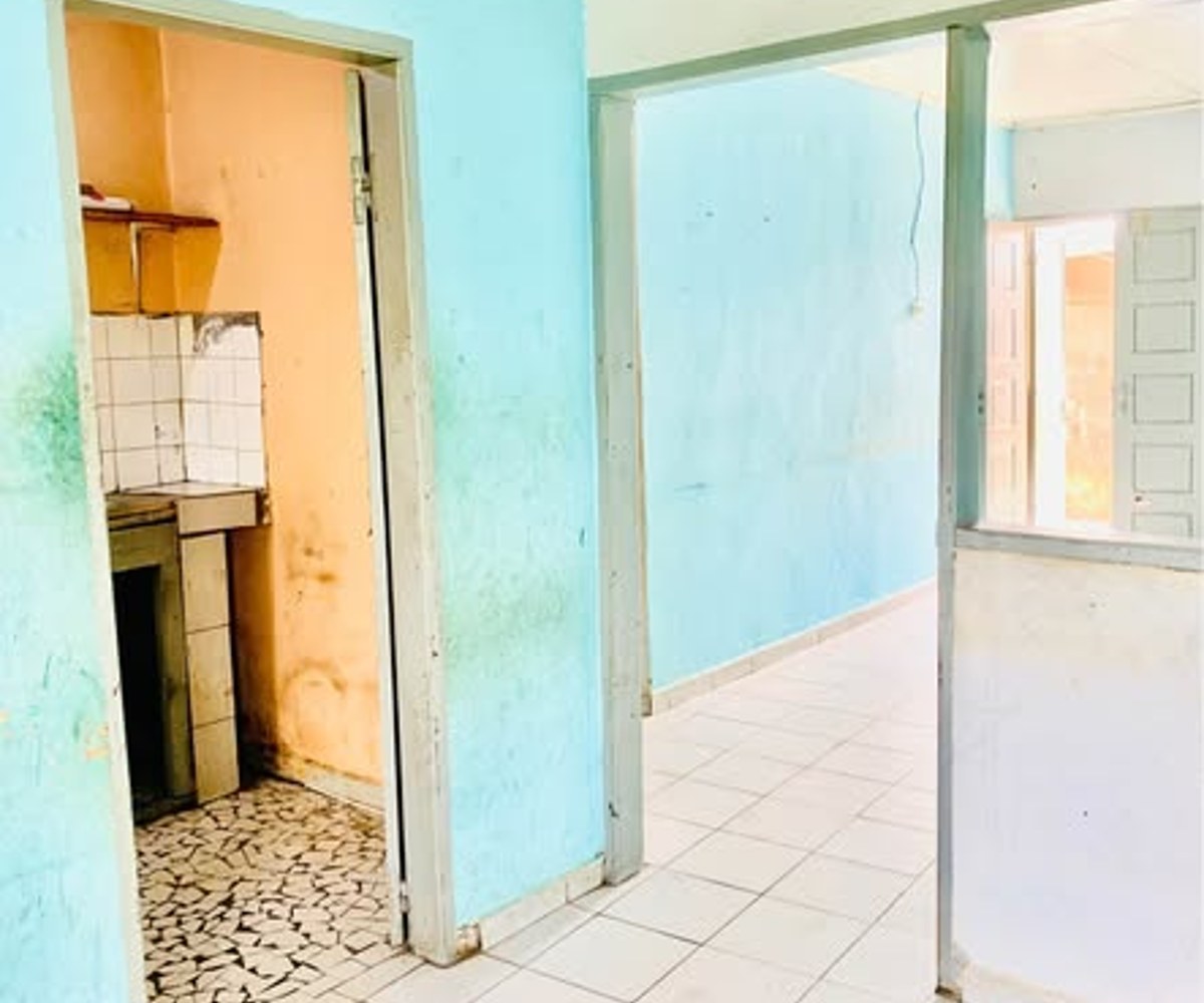 Vaste appartement semi-individuel à louer - Biyem-Assi Acacias