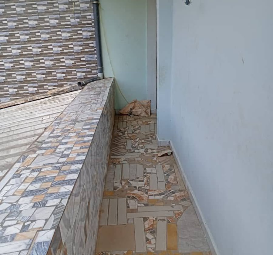 Chambre moderne à louer à Nkolbong
