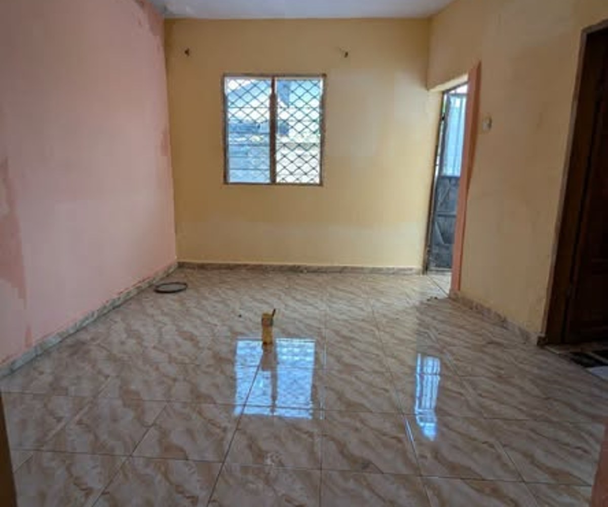 Studio moderne individuel à louer à Étoudi