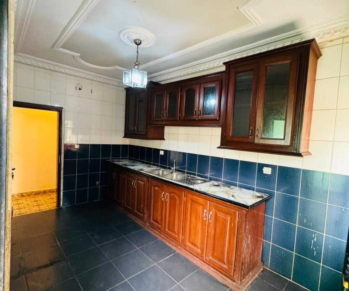 Vaste maison individuelle à louer - Damas, Yaoundé