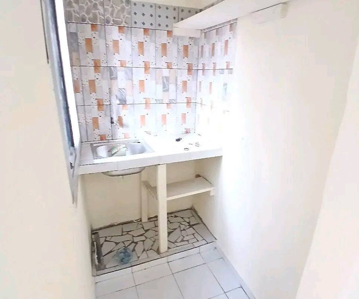 Studio moderne à louer - Biyem-Assi Tam Tam