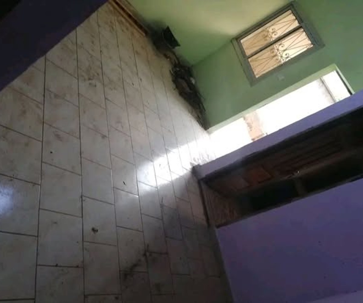 Studio moderne à louer à Awae Escalier