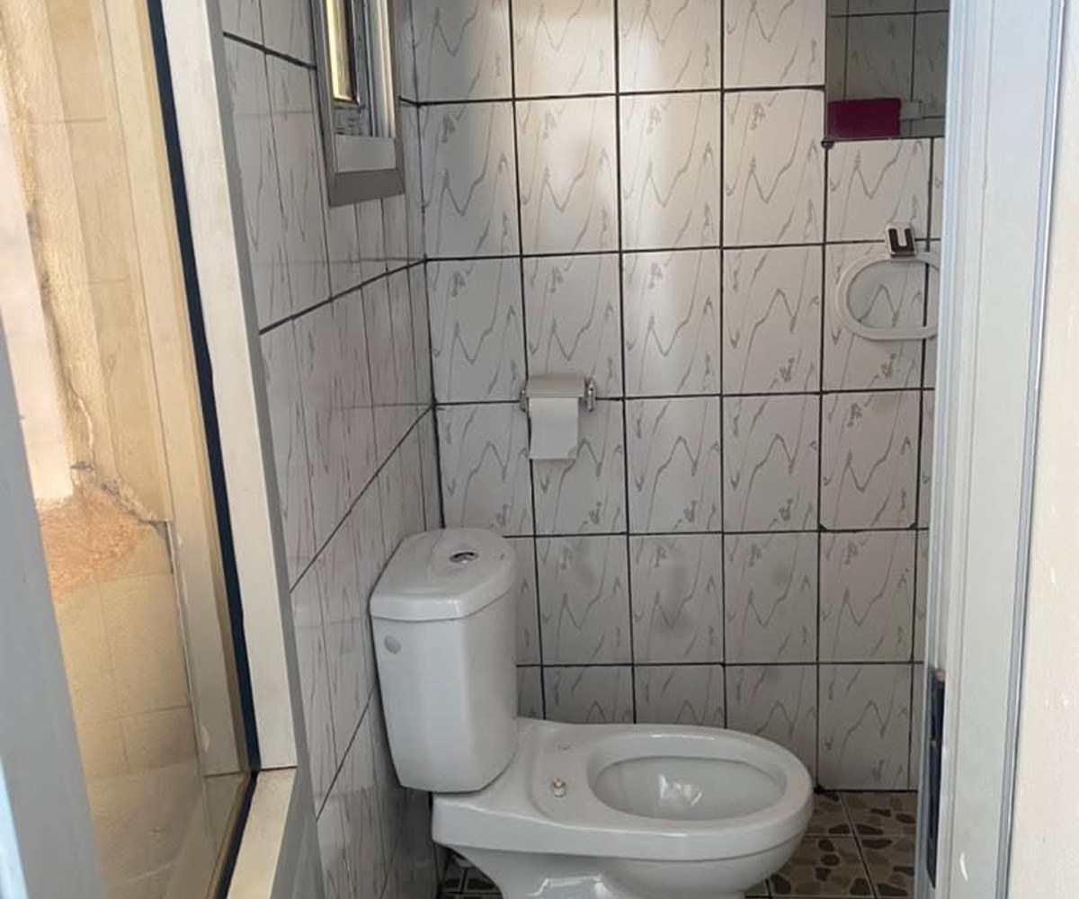Studio moderne staffé avec parking à Kotto, 90 000 XAF/mois