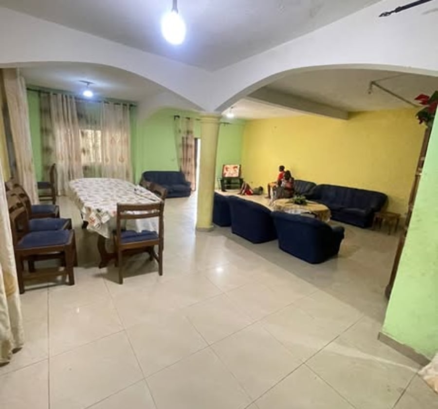 Villa moderne avec terrain à Kotto, Douala