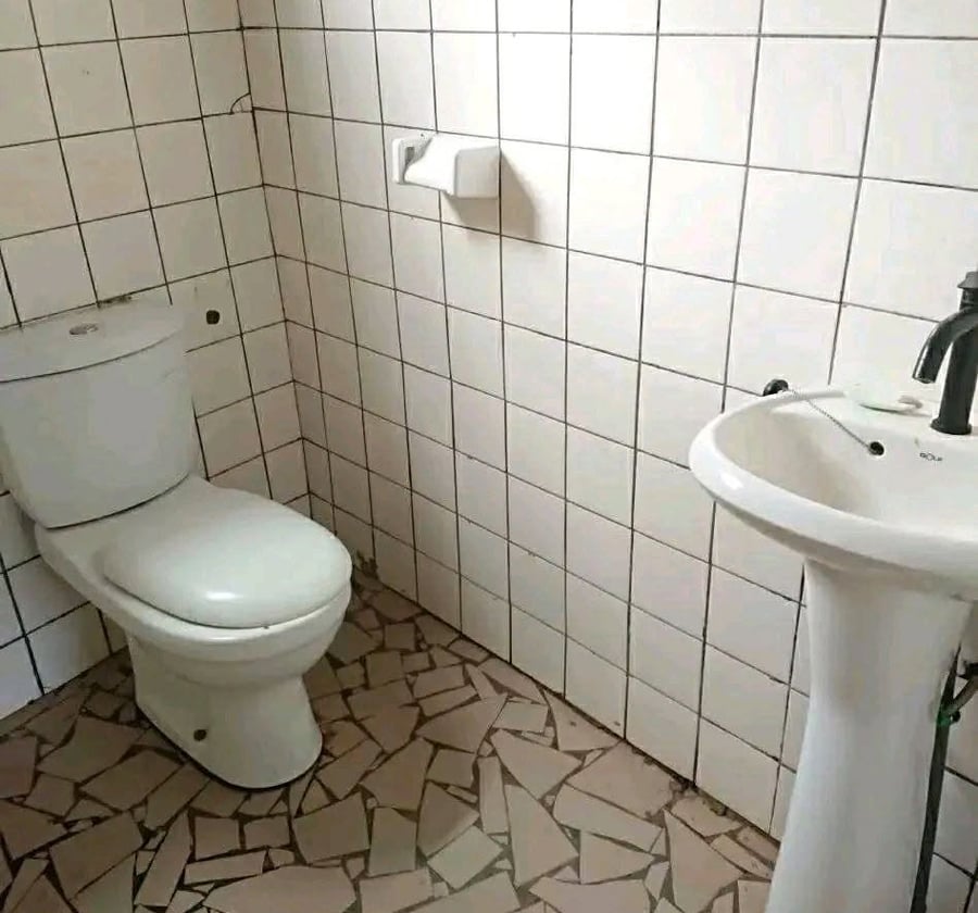 Studio moderne à louer à Nkoabang