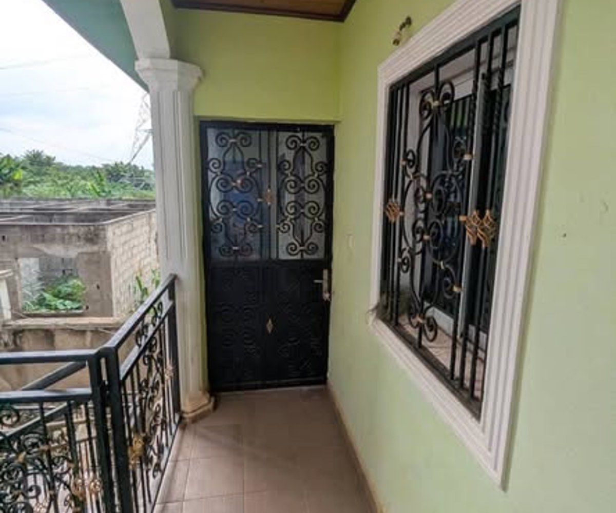 Studio à louer à Odza Petit Marché - 60 000 FCFA/mois