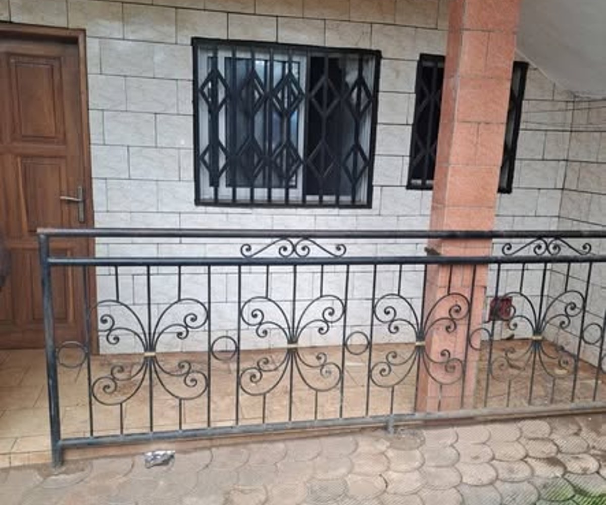 Joli Studio moderne, staffé et individuel à Nkolfoulou