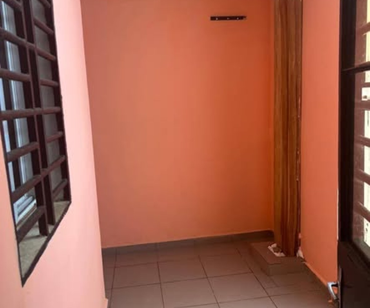 Chambre moderne à louer à Yassa, Douala - 35 000 XAF/mois